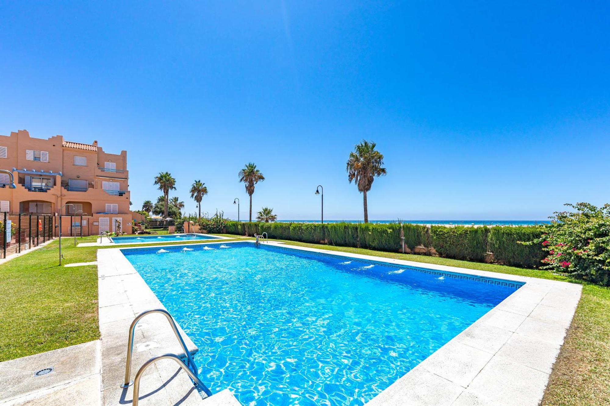 Beachfront, Pool, Terrace, Garage & Fibre Internet Tarifa Exteriör bild